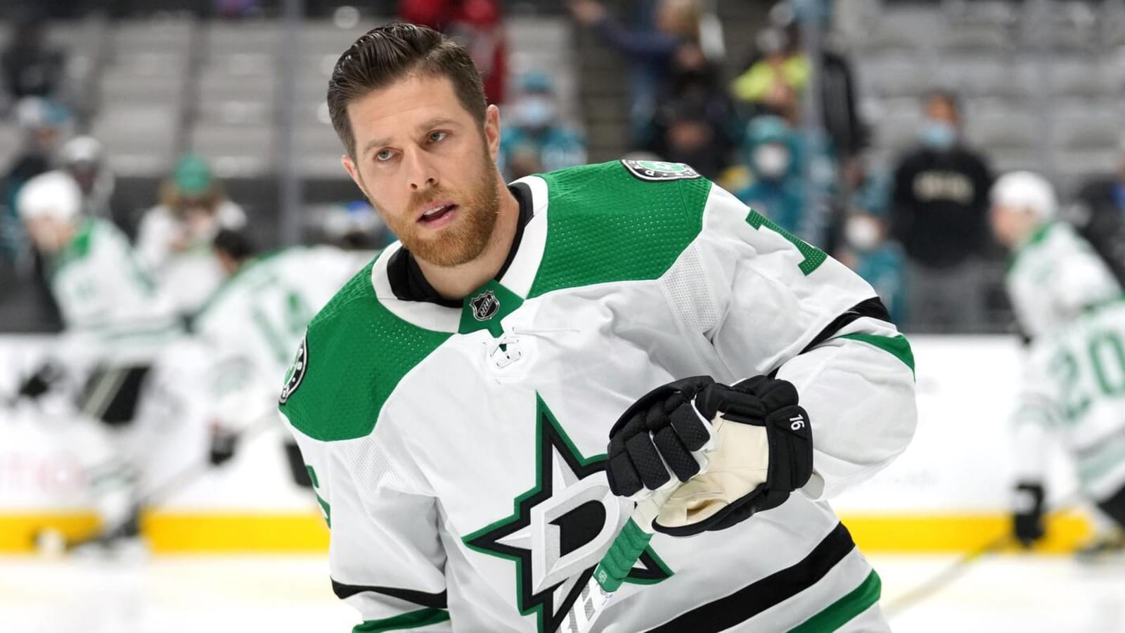 Joe Pavelski signs one-year, $5.5M deal to stay with Stars