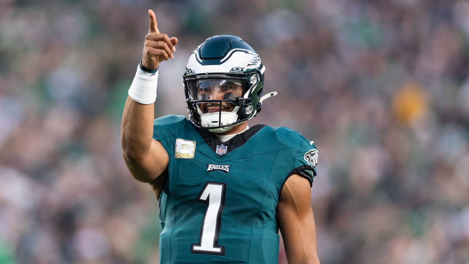 Eagles, Cowboys stars troll Texas with 'Horns Down' gesture