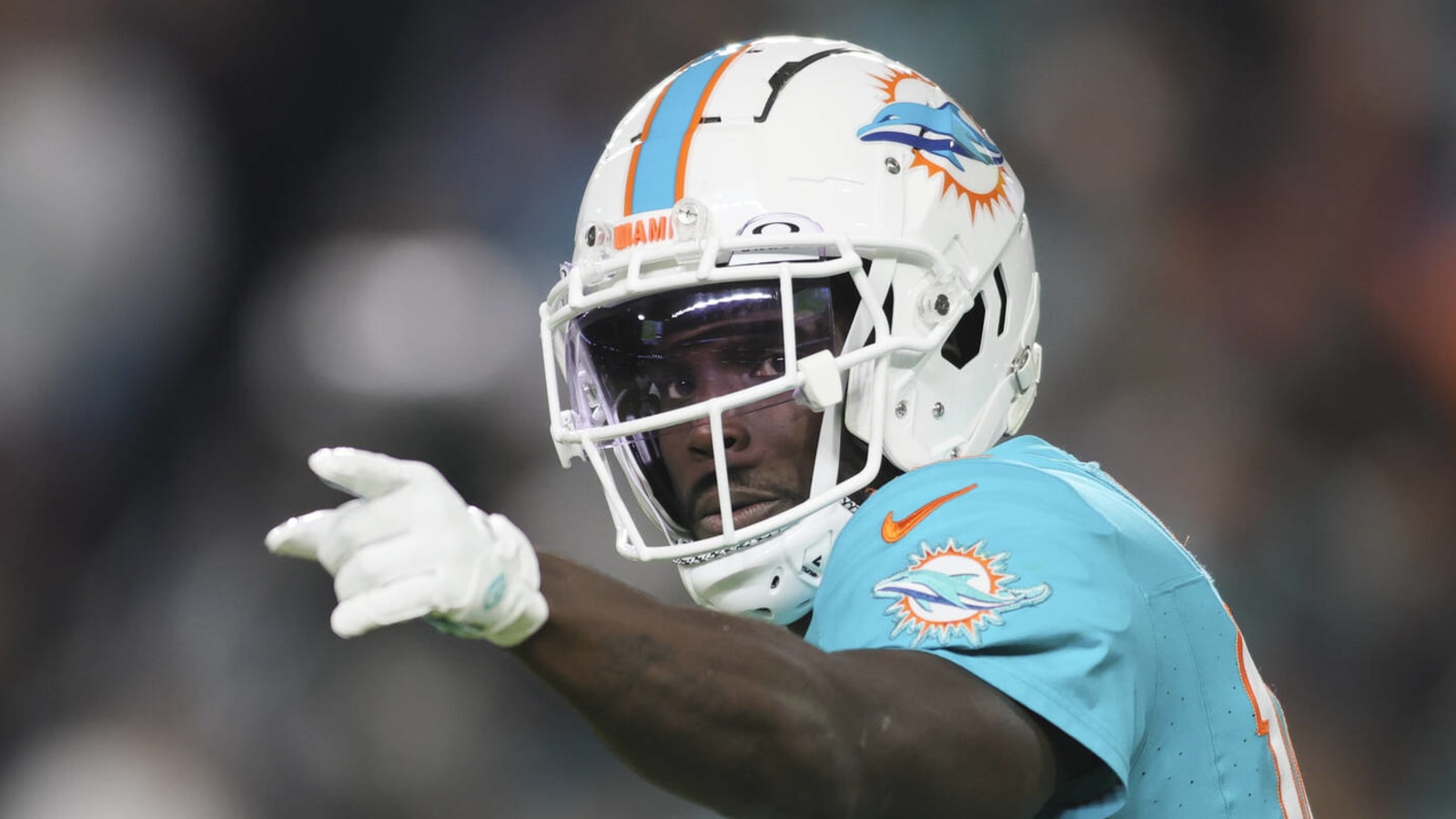 Report: Dolphins WR Tyreek Hill won't play vs. Jets