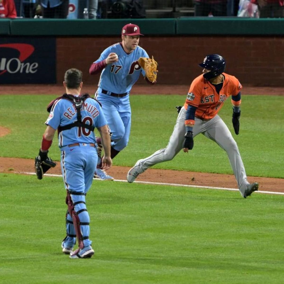 Astros' Gurriel Takes Knee to Head During Rundown in Game 5