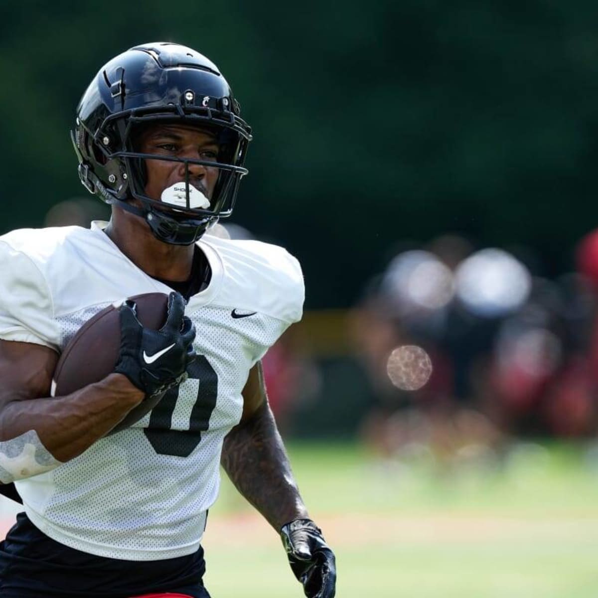 UC Bearcats Football Unveil New All Black Uniform