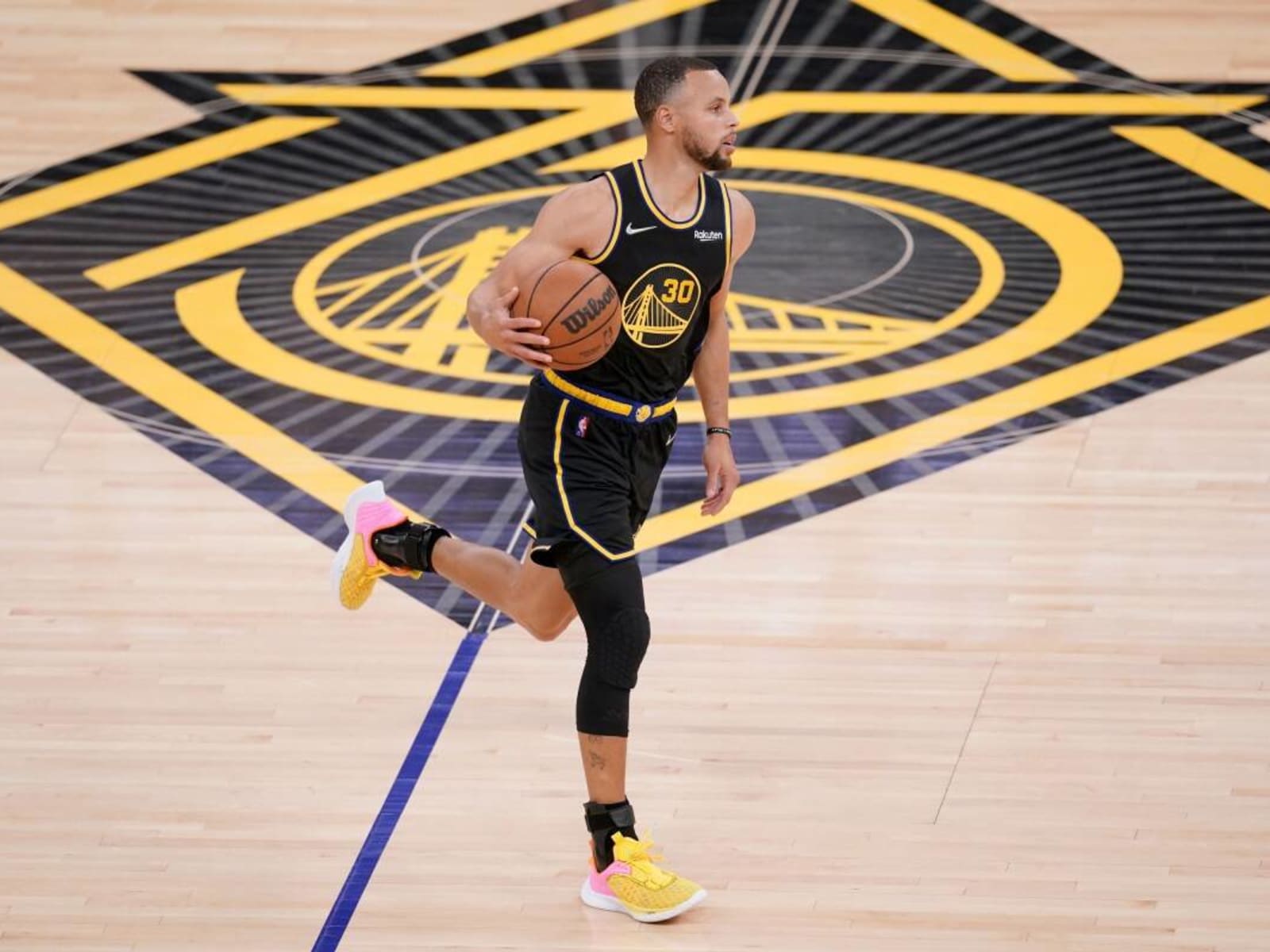 Steph Curry Made NBA History In Warriors-Wizards Game - Fastbreak on  FanNation