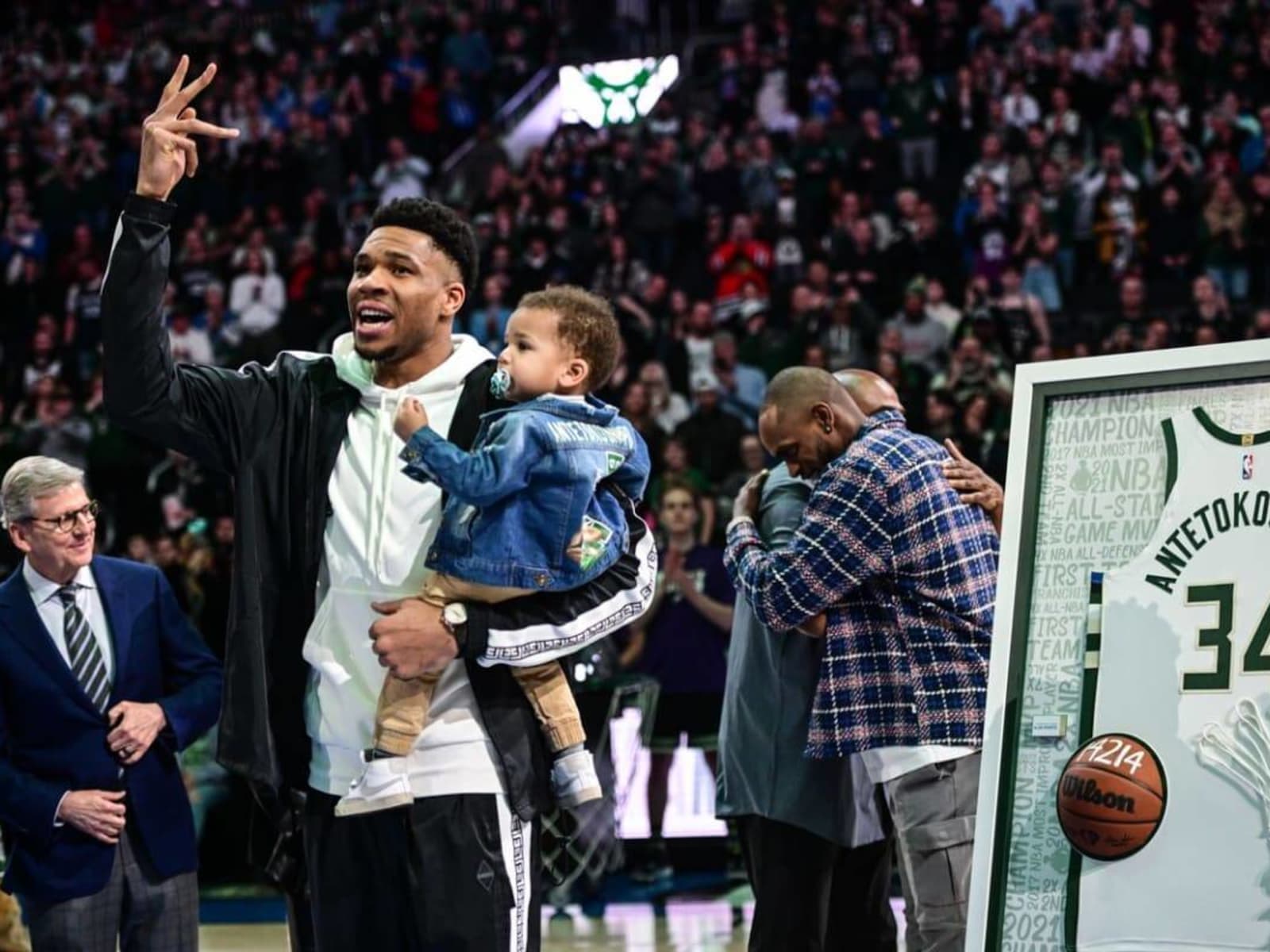 Giannis Antetokounmpo and son steal show at NBA All-Star Game