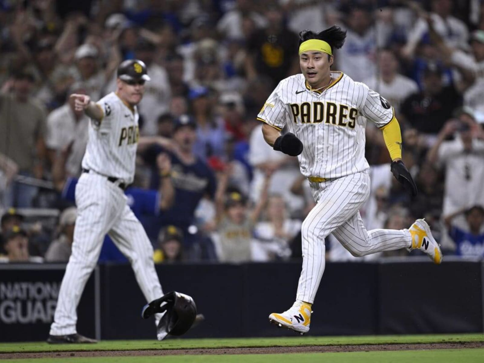 Padres offer fans giveaway alternative to Tatis soccer jersey