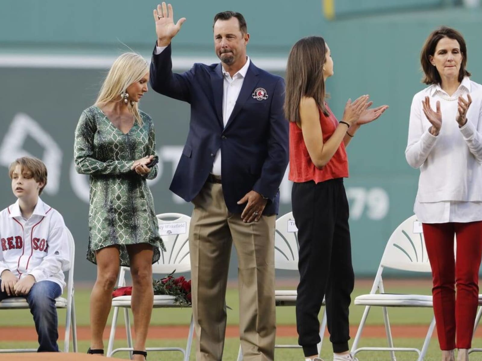 Former Red Sox knuckleballer Tim Wakefield dies at 57 - ESPN