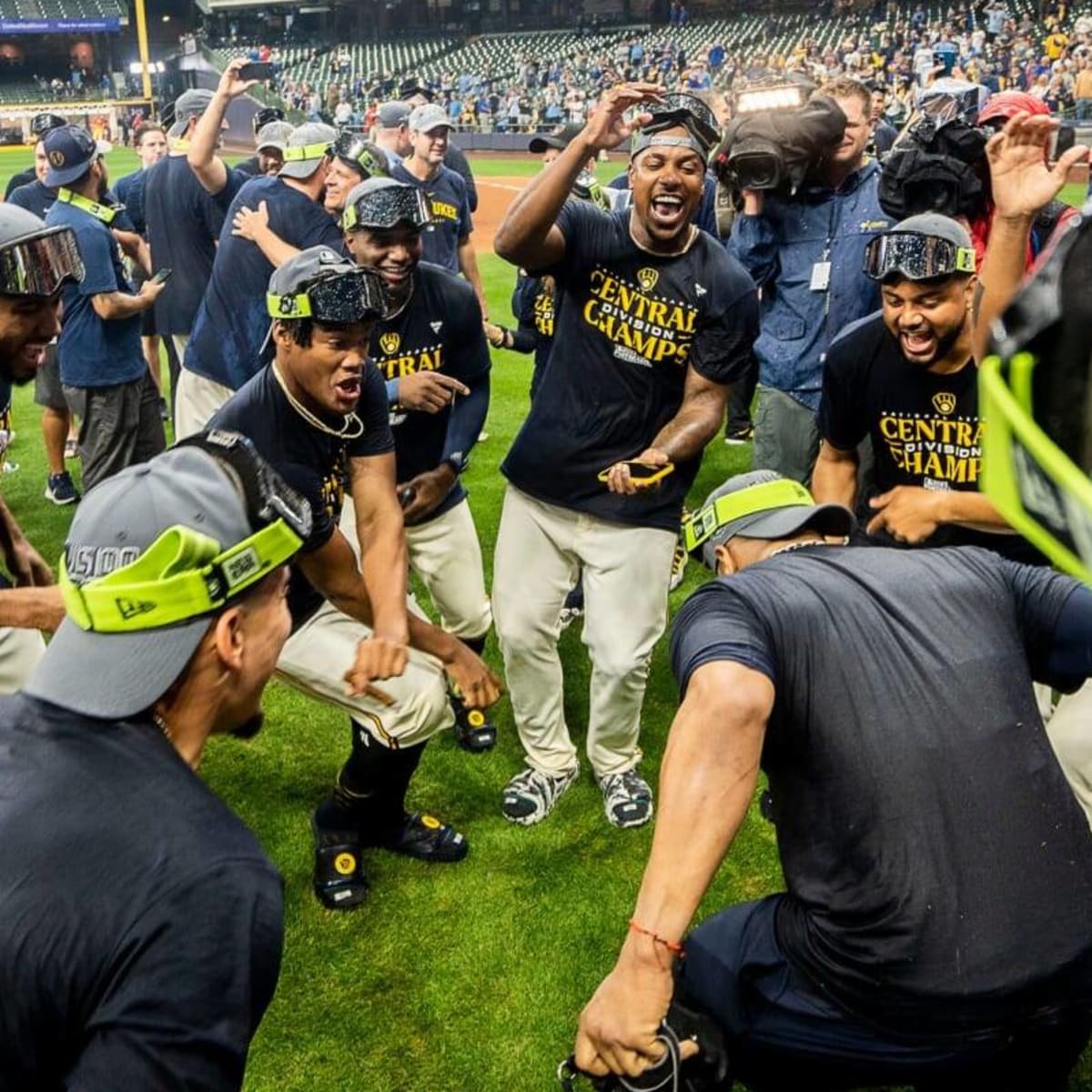 Milwaukee Brewers fans celebrate another division title with new champ merch