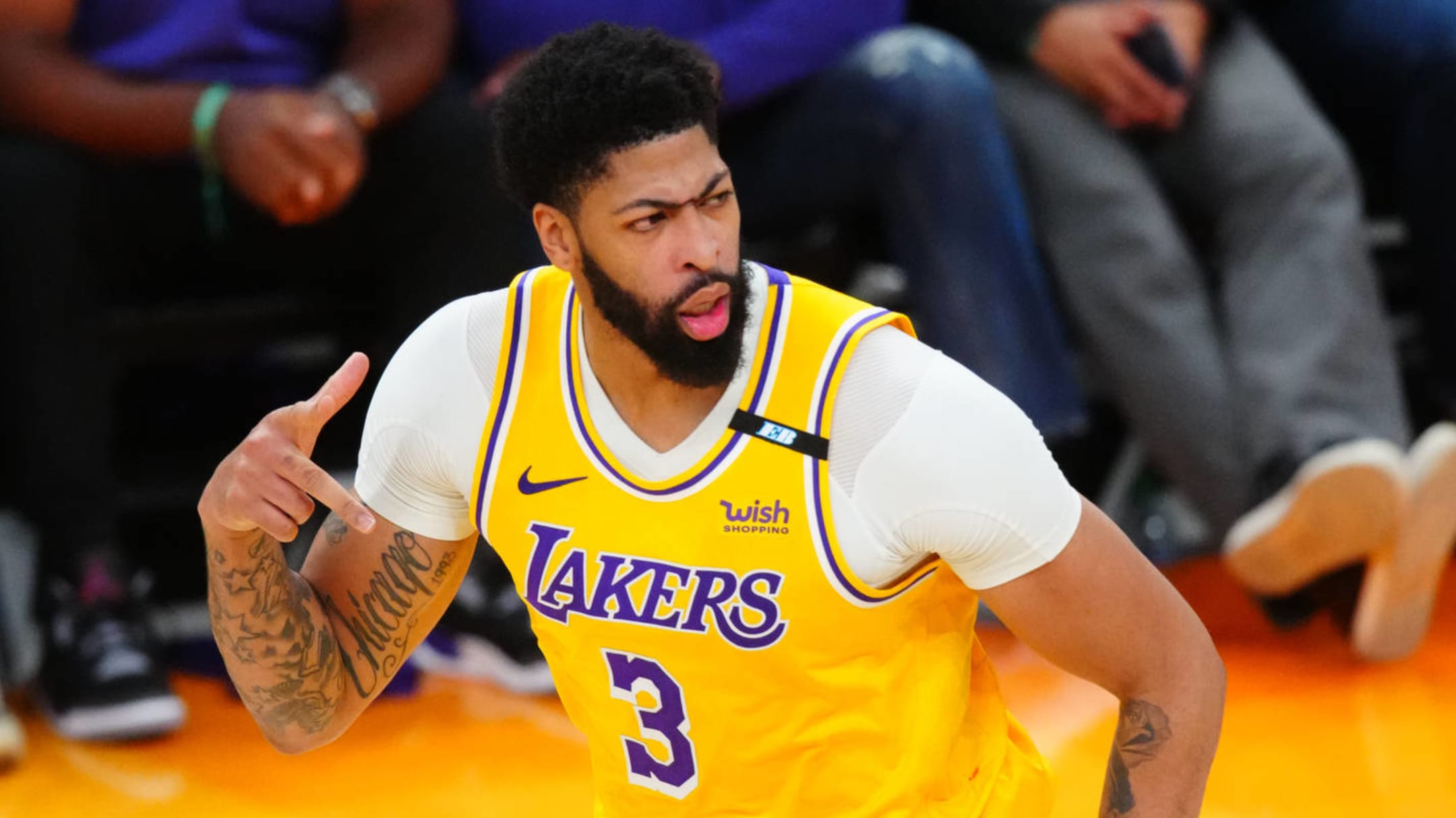 Report: Lakers' Anthony Davis 'unlikely' to play Game 5 vs. Suns