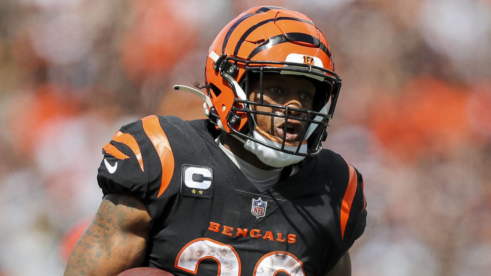 Bengals star Joe Mixon scores four first-half touchdowns