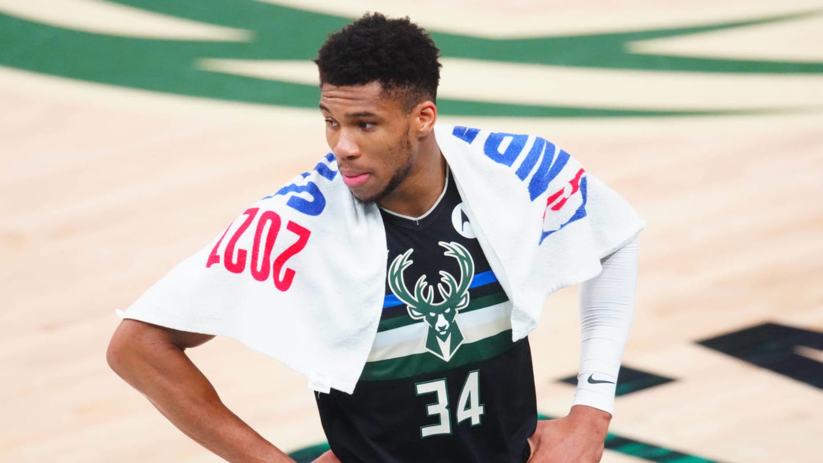 Giannis had cool reaction to message from Thierry Henry