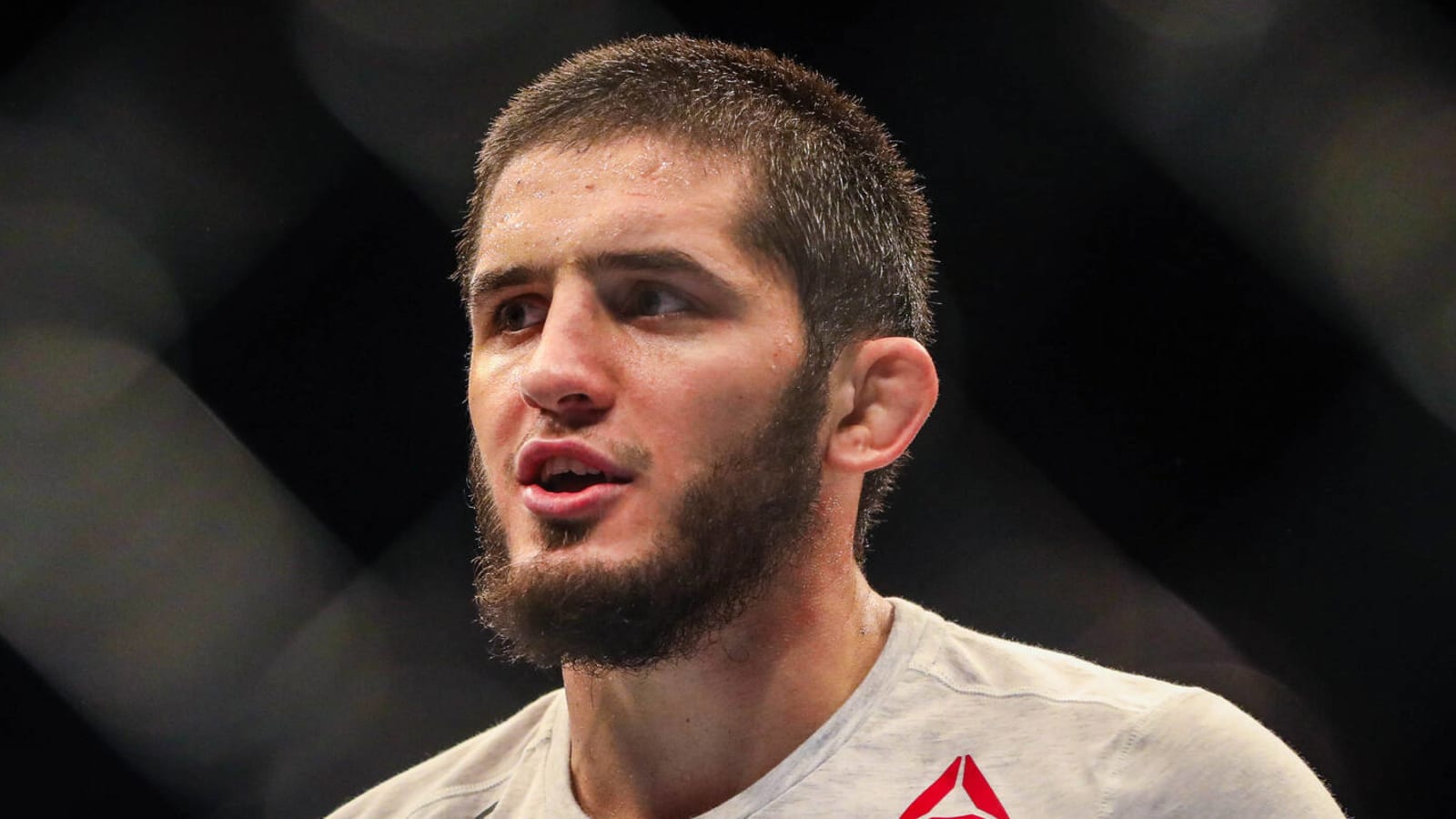 Islam Makhachev tabbed as betting favorite vs. Charles Oliveira at UFC 280