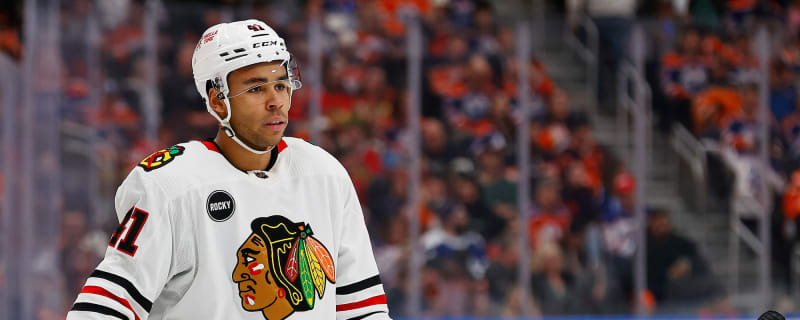 Chicago Blackhawks re-sign Isaak Phillips and Louis Crevier to one-year deals