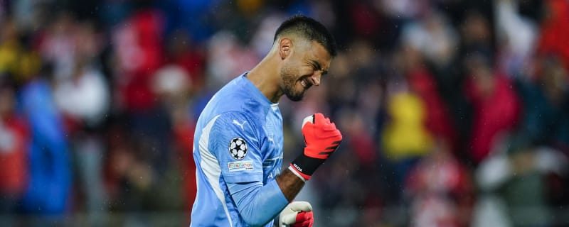 Girona keeper Paulo Gazzaniga makes THREE PENALTY SAVES in one game against Athletic Club