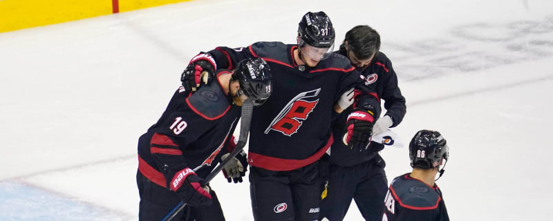Hurricanes' Andrei Svechnikov exits Game 3 vs. Bruins with apparent leg injury 