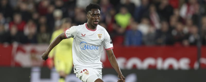 Arsenal loanee’s agent visits his temporary club for talks amidst options