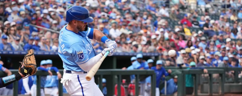 Padres Sign Mike Brosseau