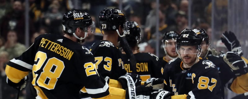 Crosby Records 1,000th Career Assist & Passes Esposito in Points