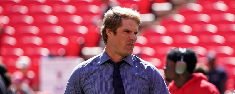 Media insider has Greg Olsen, Tom Brady suggestion for Fox