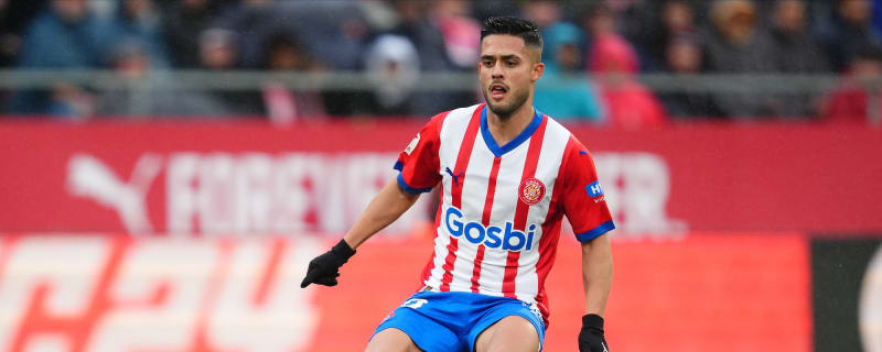 Are Manchester City set to sell a Brazilian full-back to Borussia Dortmund?