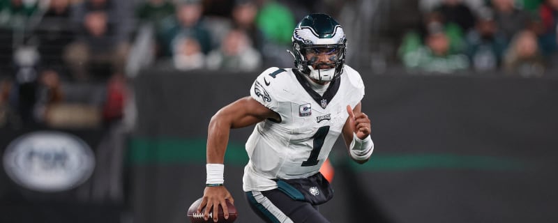 Jalen Hurts takes batting practice before Phillies matchup vs. Tigers