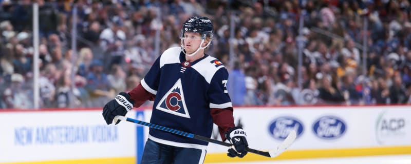 MacKinnon On Playoff Mittelstadt: ‘He Looks Right At Home’