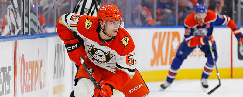 Travis Konecny Sends a Warning to Anaheim Ducks Rookie Cutter Gauthier In His First Game in Philadelphia