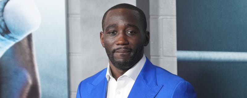 Robert Garcia Believes That Terence Crawford Will Be a Tough Opponent for Canelo