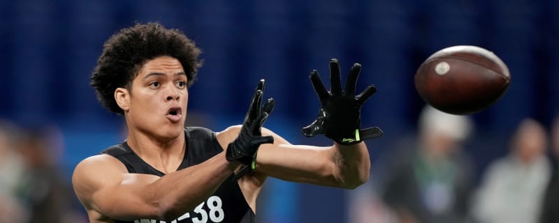 Eagles Under-Radar Receivers Draw Praise From WR Coach Aaron Moorehead