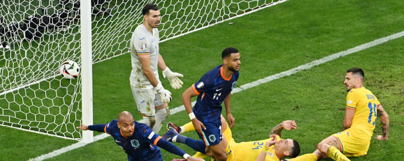 Watch: Malen, Gapko's heroics send Dutch to Euro quarters