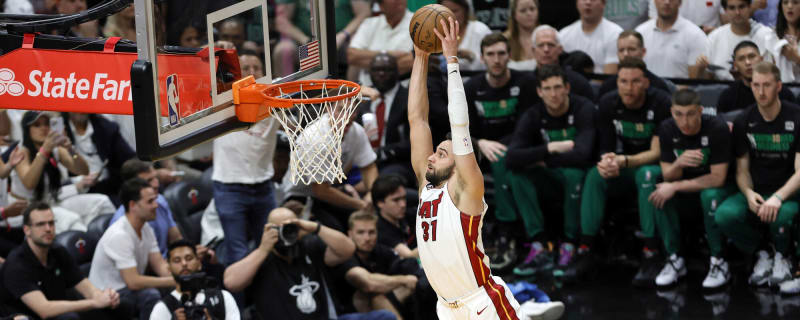 Cavs officially acquire Max Strus from Miami Heat, make other free agency  signings official 