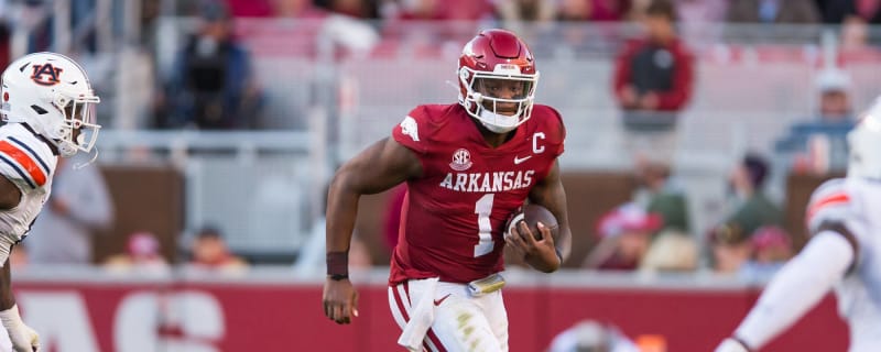 UCF lands commitment from former Arkansas QB