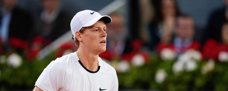 Reports: Jannik Sinner likely to withdraw from Roland Garros due to his hip injury