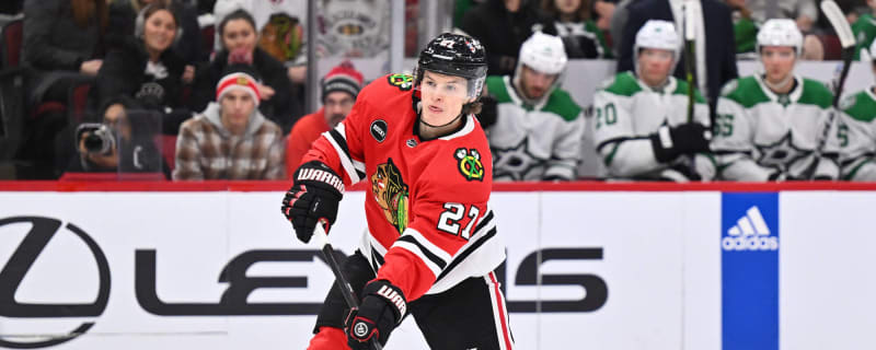 Blackhawks Show Faith in Lukas Reichel With Contract Extension