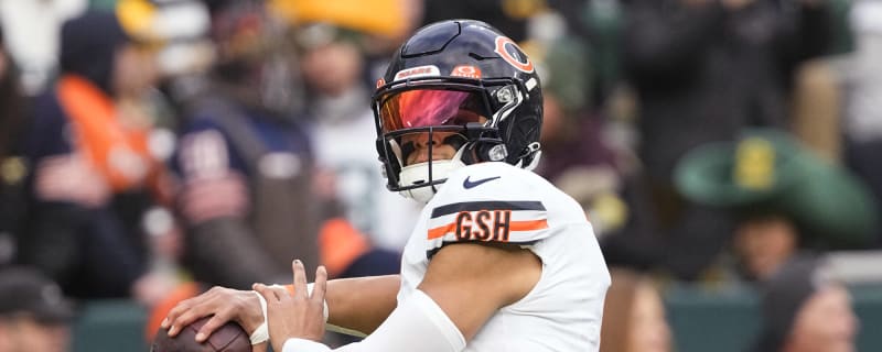 Steelers' Justin Fields laughs off silly, controversial idea