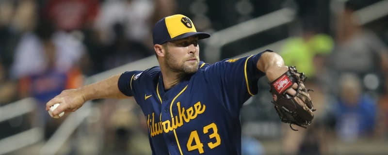Brewers lose Hunter Strickland, Jake Cousins to positive COVID tests
