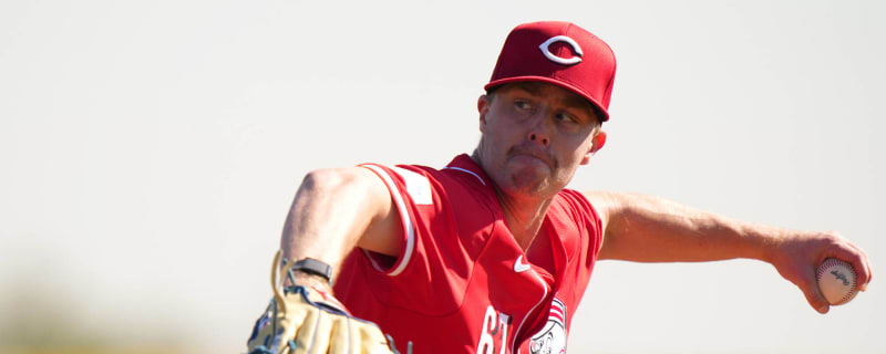 Pirates to sign reliever to major league deal to boost depth