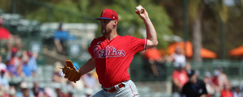 Rhys Hoskins Carted Off with Non-Contact Knee Injury - The Good Phight