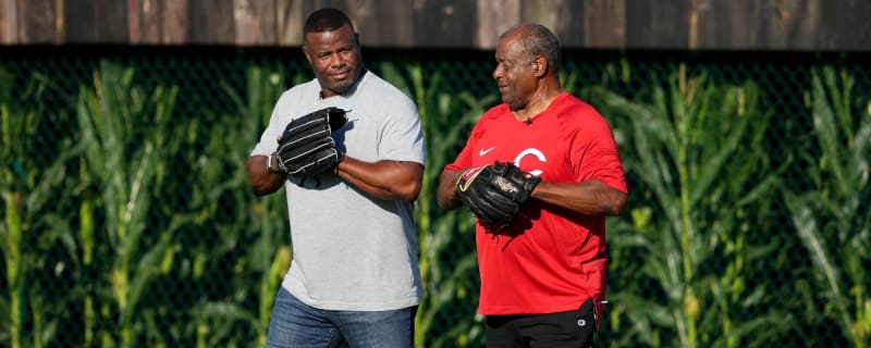 Ken Griffey Sr., Jr. play catch together before Field of Dreams game