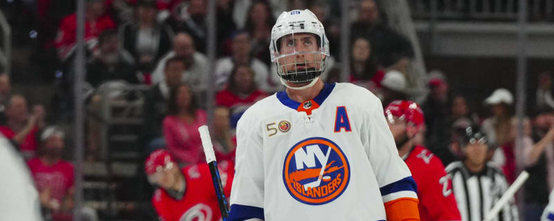 Islanders Star Brock Nelson Pulls Tooth Out During Hockey Game