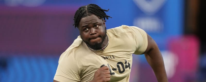 Raiders Sign OT Gottlieb Ayedze To Practice Squad
