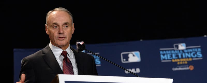 Illinois governor not a fan of MLB players 'holding out' amid coronavirus pandemic 
