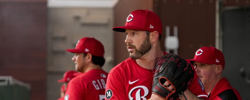 Reds’ Alex Young seeking second opinion; elbow surgery possible