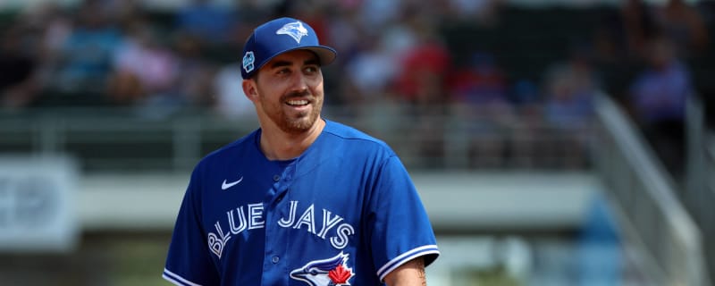 YANKEES: Toronto Blue Jays falter in extras to give New York the