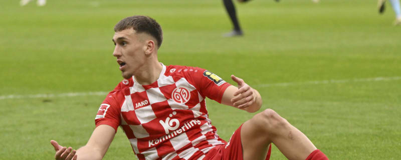 Liverpool interested in teenage starlet who Reds defender knows well; £17m could seal the deal