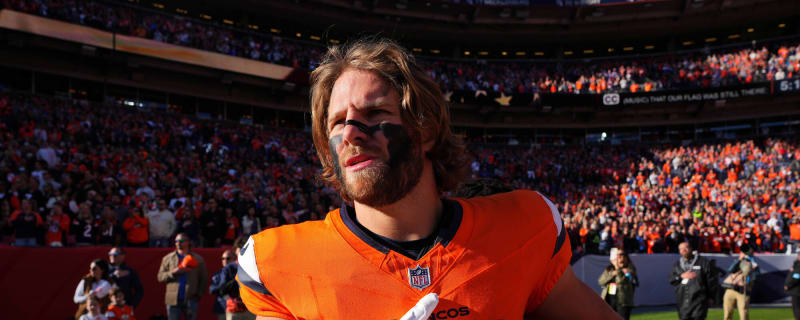 Broncos to re-sign FB Michael Burton