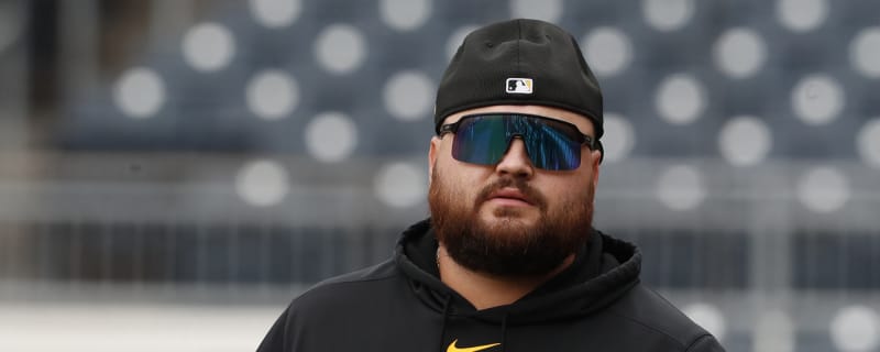 Pirates designate veteran 1B, OF for assignment