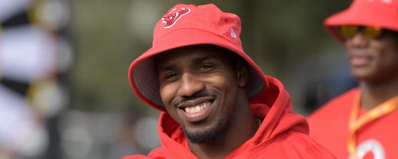 Report: Lamar Miller visiting with Bills after Patriots release