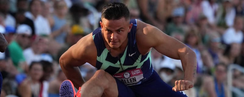 Eagles sign WR, Olympic hurdler Devon Allen to three-year deal