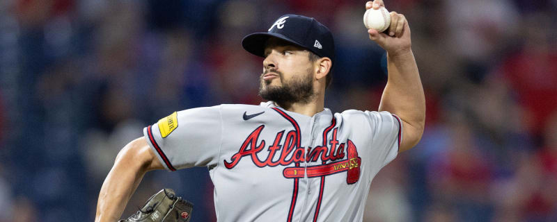 Braves bolster bullpen by acquiring veteran left-hander Hand from