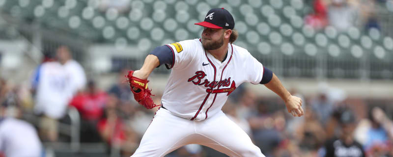  A.J. Minter signs with Braves NL East rival