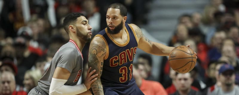 Deron Williams will fight on Dec. 18 Paul/Fury undercard bout